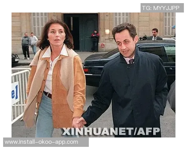 足球王的荣耀时刻照片背后的故事与传奇人生