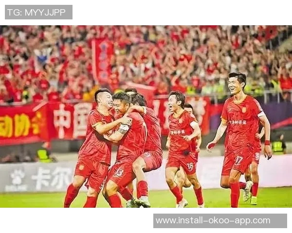 重庆力帆足球主场激情四溢球迷共聚见证荣耀与梦想的交汇时刻